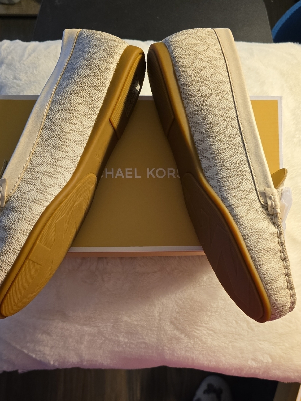 Authentic Michael Kors Shoes - Picture 3 of 6